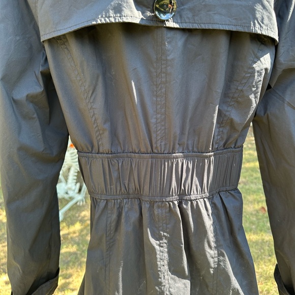 Bebe Shirred Waist Belted Rain Coat-Medium - Picture 4 of 4